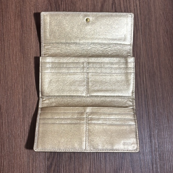 🔥🔥🔥 Coach Ashley Floral Iris Tri-Fold Wallet
Rare F44748🔥🔥🔥 - Picture 3 of 11